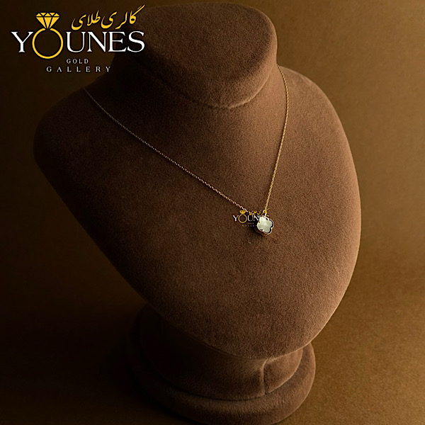 گردنبند طلا ونکلیف سنگی طوسی